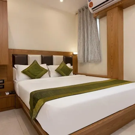 Residency Park Near Masjid Rly Station South Hotel