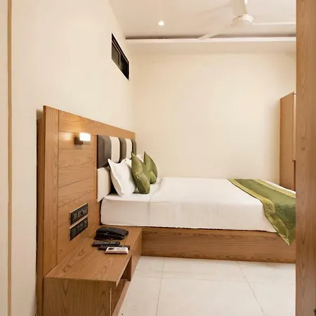 Hotel Residency Park Near Masjid Rly Station South Mumbai