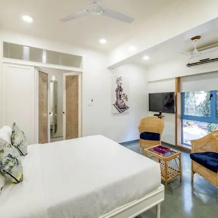 Kemps Corner Hotel 2*