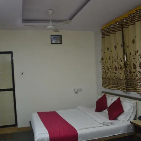 Hotel Sai Leela Residency 2*
