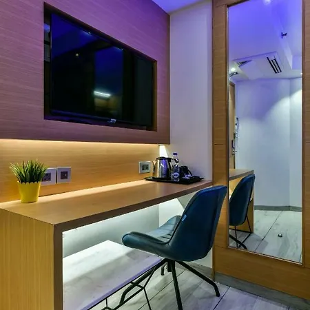 Hotel Indie Stays, Bkc