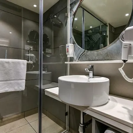 Hotel Indie Stays, Bkc