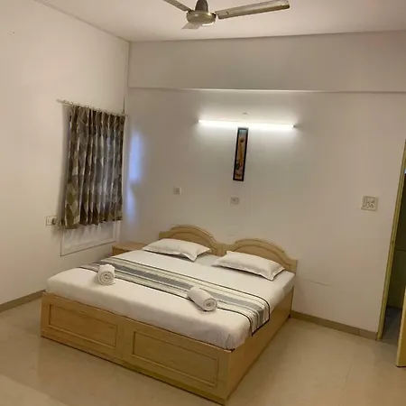 Pinaki Comfort , Bandra Bed & Breakfast *