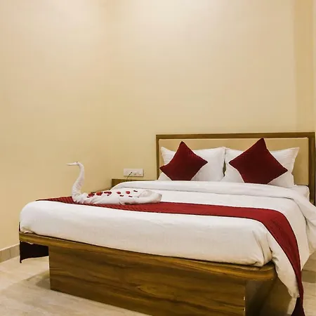 Golden Lake Hotel Mumbai
