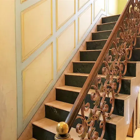 Hexa Benzy Palace Hotel
