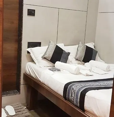 Dadar Near Station Hotel