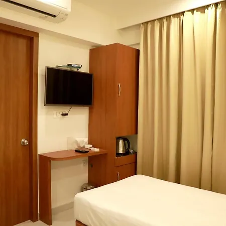 Lords, Hotel Mumbai