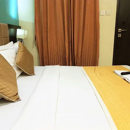 Hexa Avenue 3*