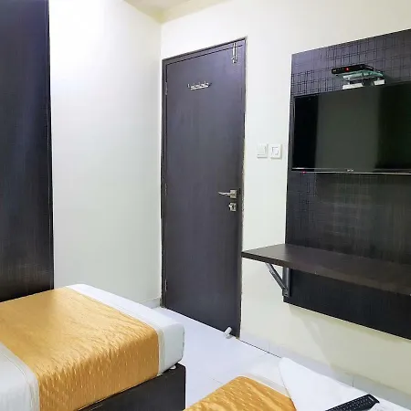 Hexa Avenue Hotel