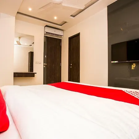 Hotel Oyo 37559 Al Haram 3*
