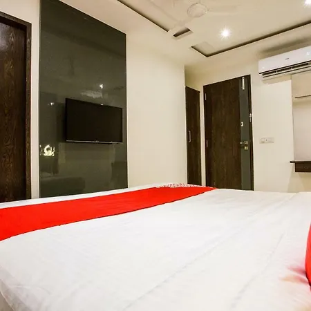 Hotel Oyo 37559 Al Haram Mumbai