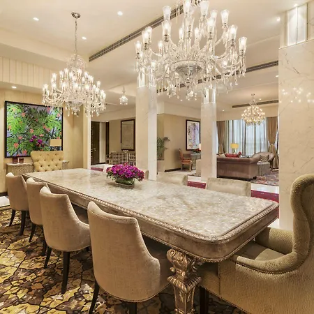 Taj Santacruz Hotel 5*