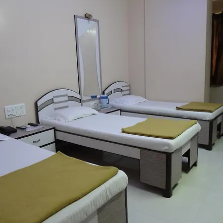 Broadway Colaba 2*