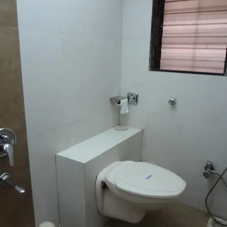 Bloom Residency Hotel 3*