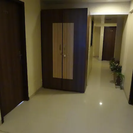 Bloom Residency Hotel 3*