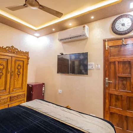 Onn Shelter Hotel *