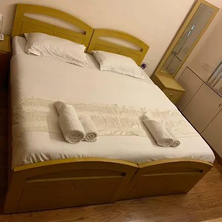 Pinaki Comfort , Bandra Bed & Breakfast