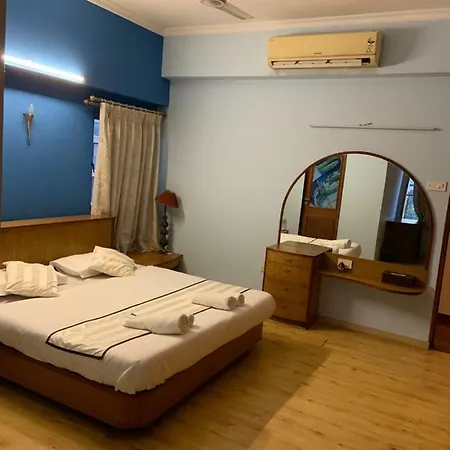 Pinaki Comfort , Bandra *