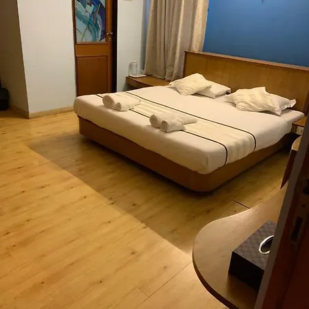 Pinaki Comfort , Bandra Bed & Breakfast Mumbai
