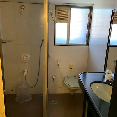 Pinaki Comfort , Bandra Mumbai
