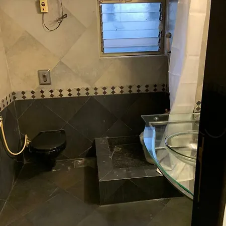 Pinaki Comfort , Bandra Bed & Breakfast Mumbai