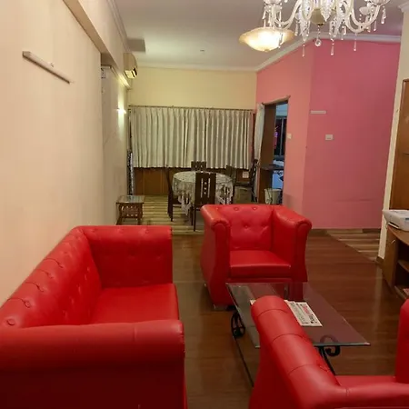 Bed & Breakfast Pinaki Comfort , Bandra Mumbai