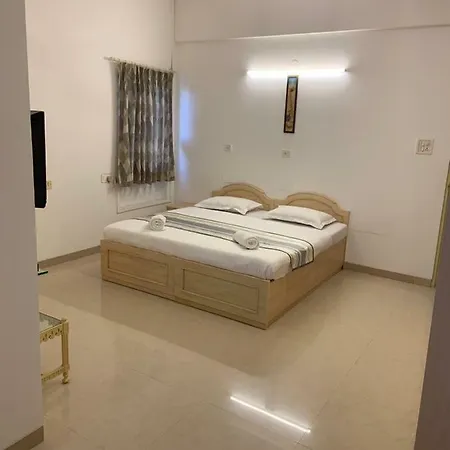 Pinaki Comfort , Bandra Bed & Breakfast