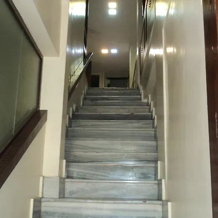 Hotel Benazeer
