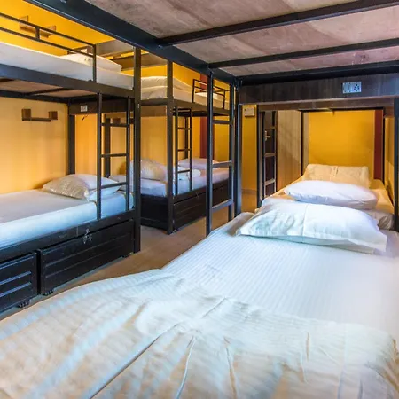 Backpackers Villa Mumbai Hostel