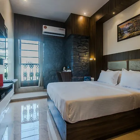 Sea Grand, Colaba 2*