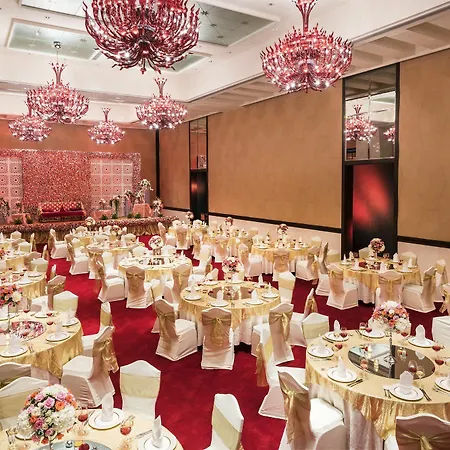 Taj Santacruz Hotel 5*