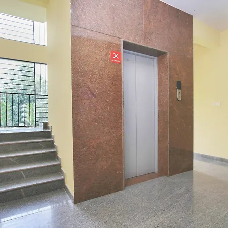 Oyo 9748 Girgaon Palace Hotel 3*