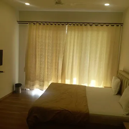 Arista Parel Guest house
