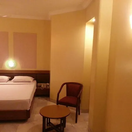 Hotel Ashray International, Sion - Near Bkc