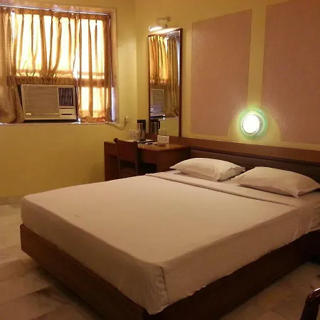 Hotel Ashray International, Sion - Near Bkc 2*