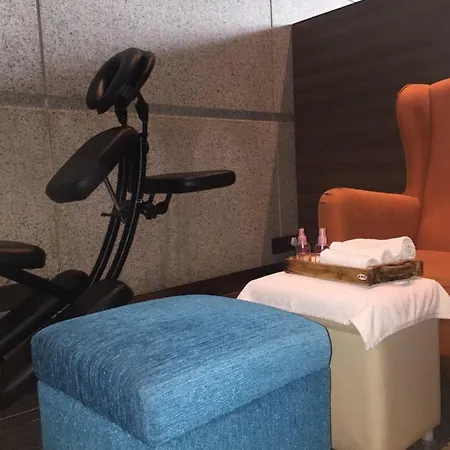 Aviserv Lounge Inn 4*