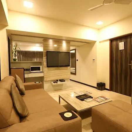 Hotel Executive Enclave 3*