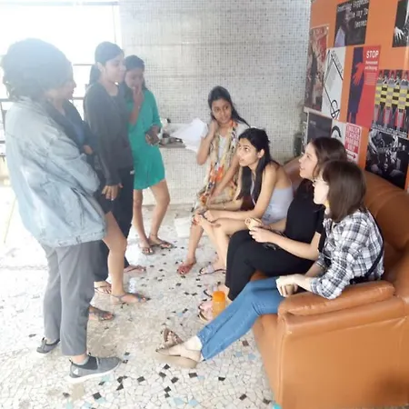 Ample Hostel