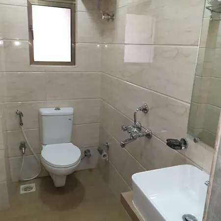 Hotel Tuliipstays Marol Ashok Nagar 2*