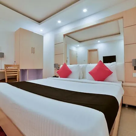 Anroute Stays - Airport Road Hotel 4*