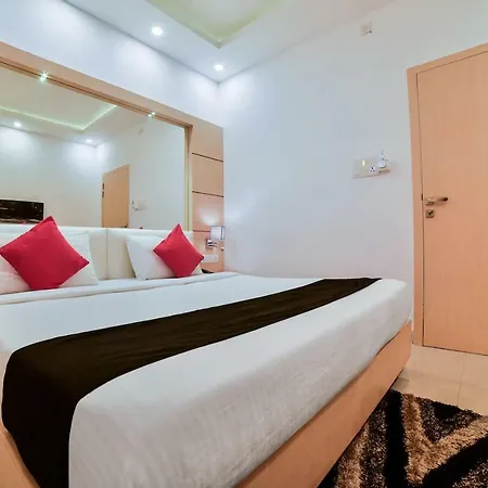 Anroute Stays - Airport Road Hotel