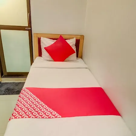 Oyo Flagship 572 Santacruz West Hotel