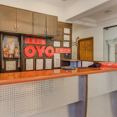 Oyo Flagship 572 Santacruz West Hotel