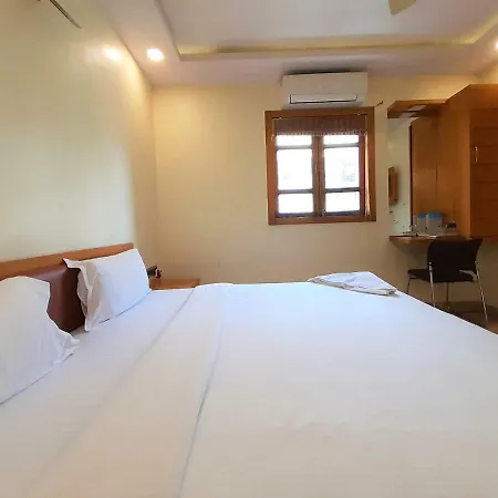 Hexa Benzy Palace Hotel 3*