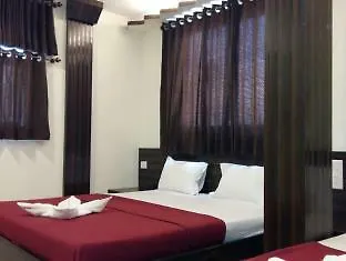 Oyo 76486 Silver Moon 2* Mumbai