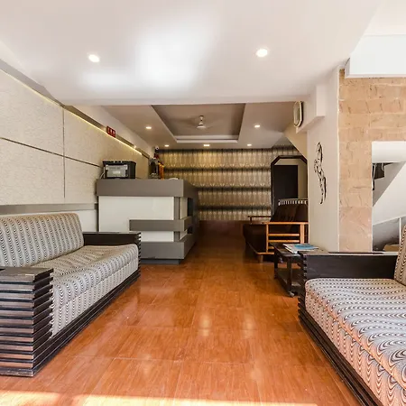Hotel O Rana Residency Near Western Express Highway Metro Station 3*