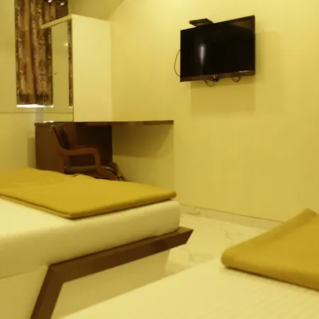 Hotel Oyo 28893 Gulf Mumbai