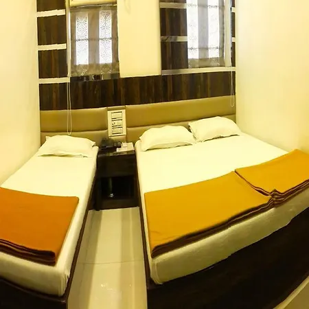 Hotel Oyo 28893 Gulf Mumbai