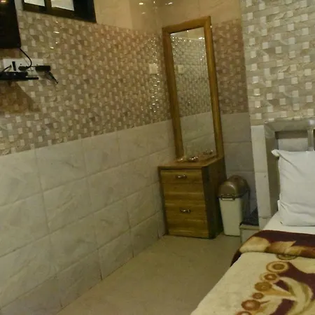 Hotel Al Alif 3*