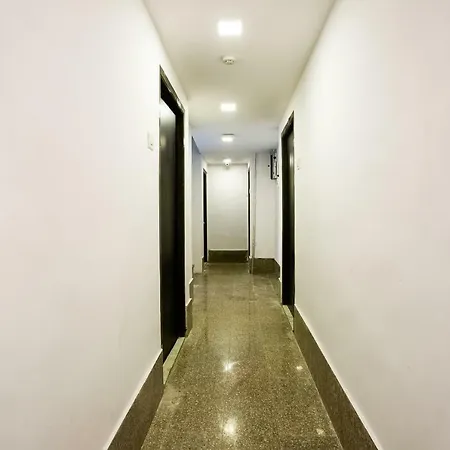Oyo Flagship 38540 Hotel Shangrila Flagship Saver 3* Mumbai